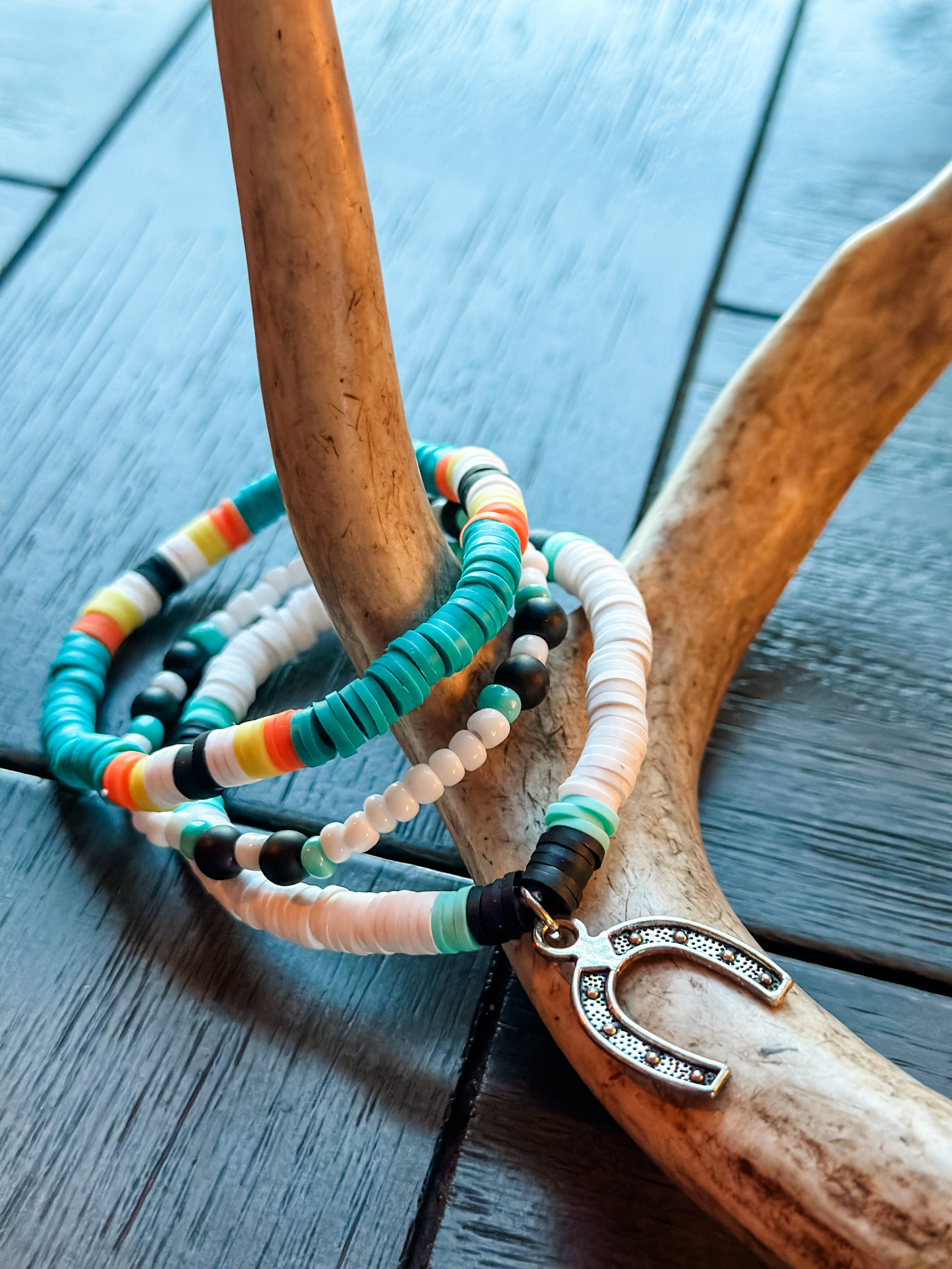Horseshoe Bead Bracelet